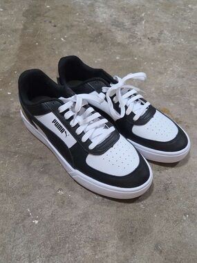 Men's Puma shoes ONLY WORN 1 time! Basically brand new! Size 11